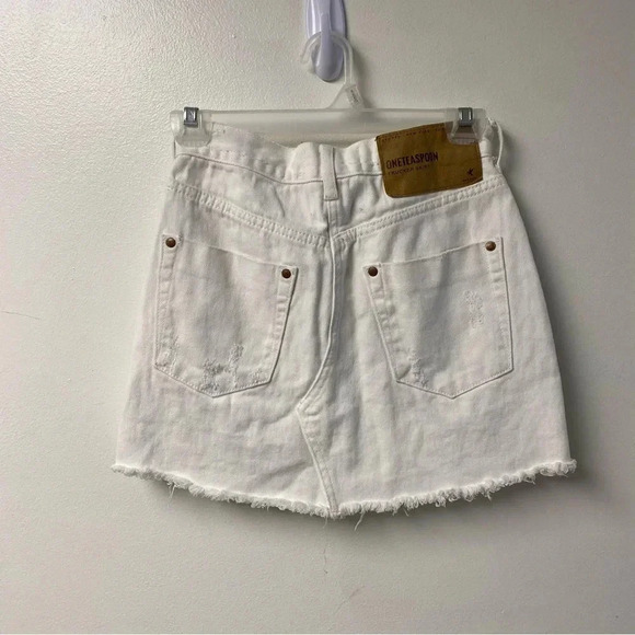 One Teaspoon Trucker Mid‎ Waist Skirt in White Beauty Size 22 waist (Size 00) - Picture 6 of 6